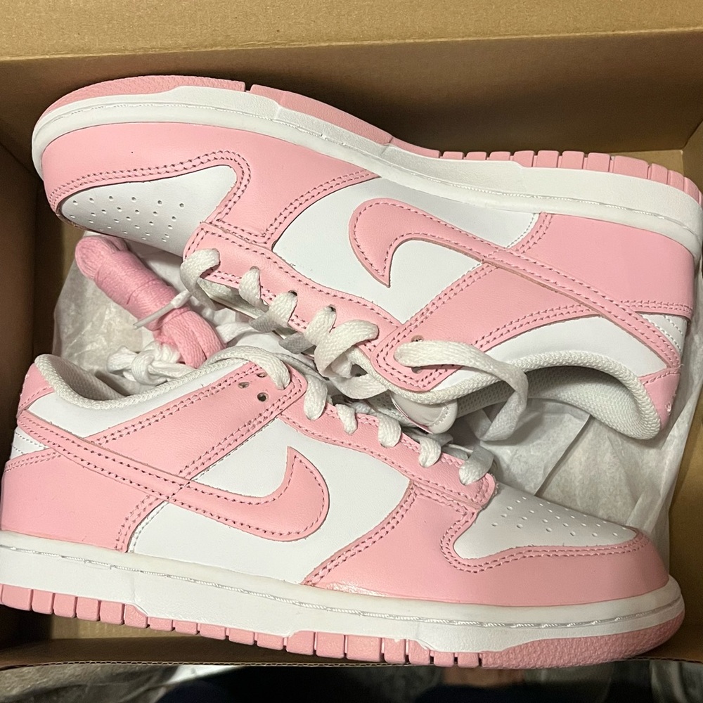 Nike Women’s Low Top Sneakers Pink White